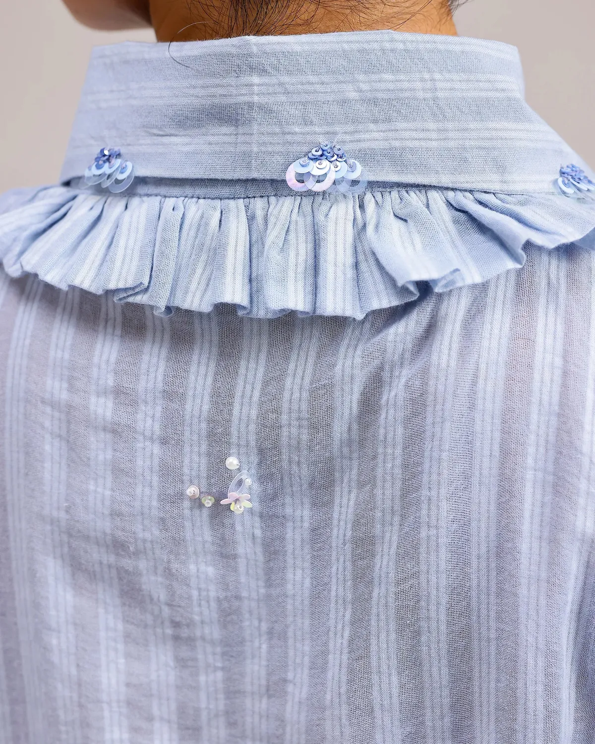 Our Dve Sheerline Flow Top camicia azzurra righe