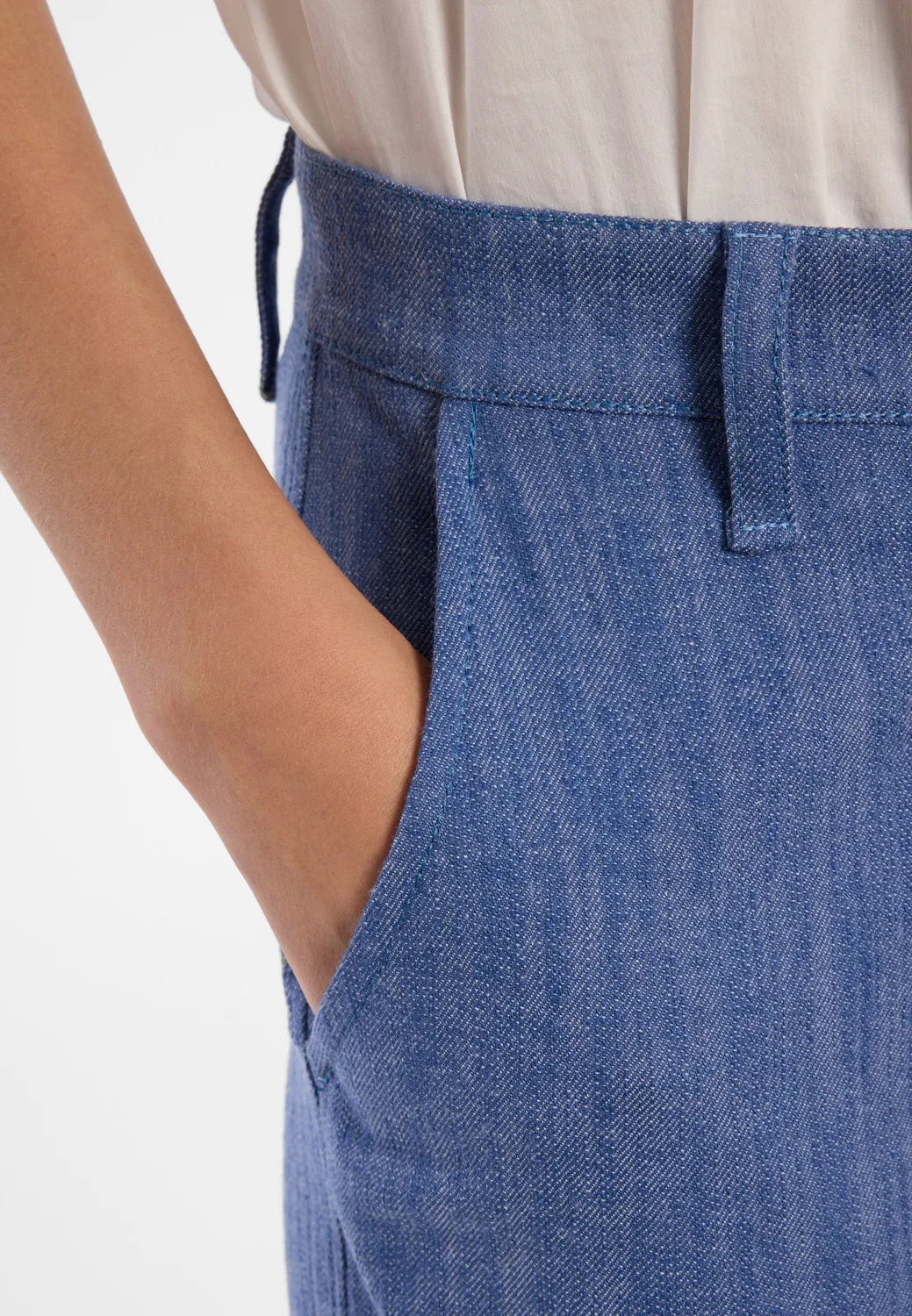 Ana Alcazar Doari Bootcut jeans zampa denim risvolto