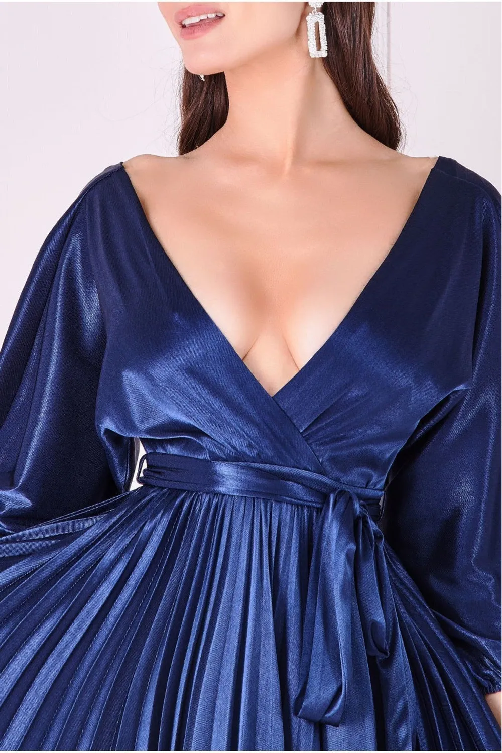 Goddiva DR3921 Satin Abito midi navy plissé incrocio