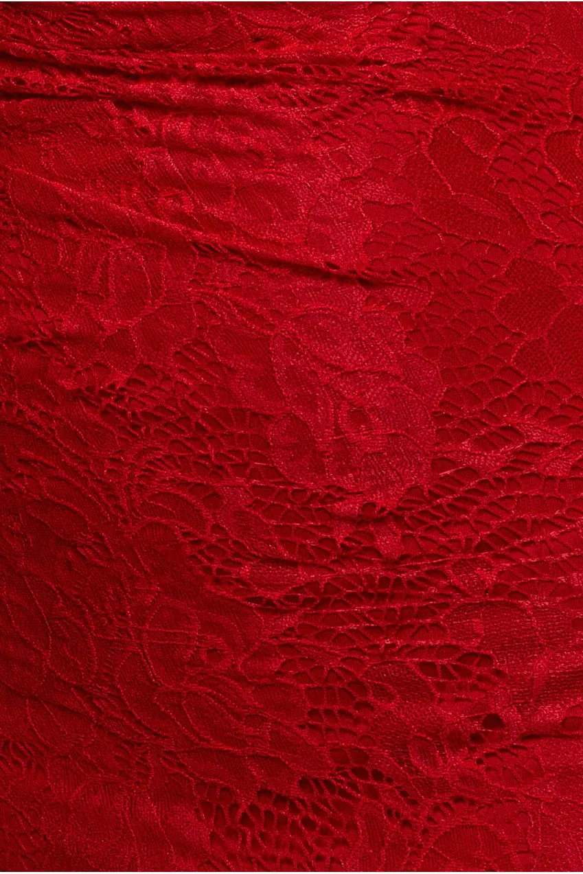 Goddiva One Shoulder Cape abito maxi pizzo Rosso 12
