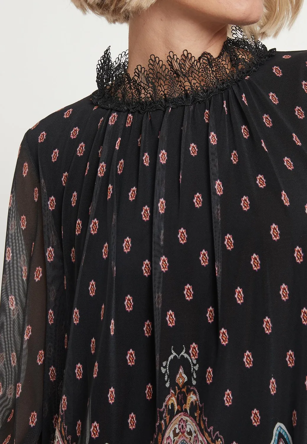 Ana Alcazar Misa abito fantasia con pizzo