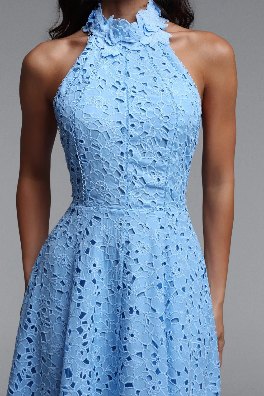 Bella Barnett Nuvola abito midi blu scollo halter