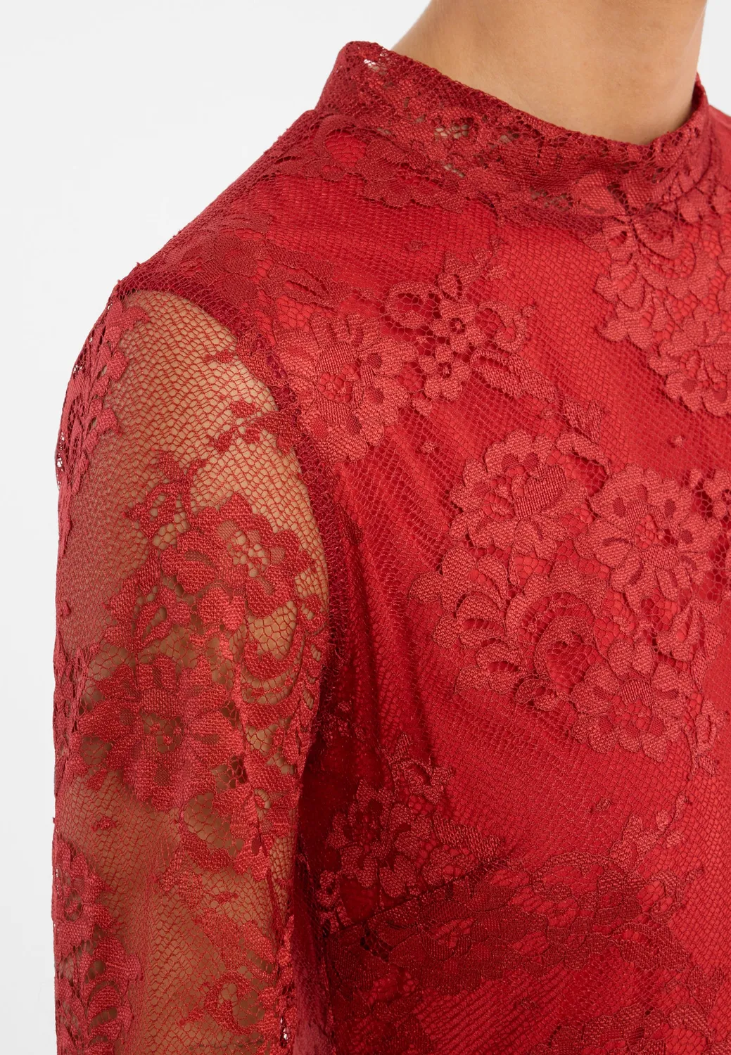 Ana Alcazar Cenny abito pizzo rosso ruggine
