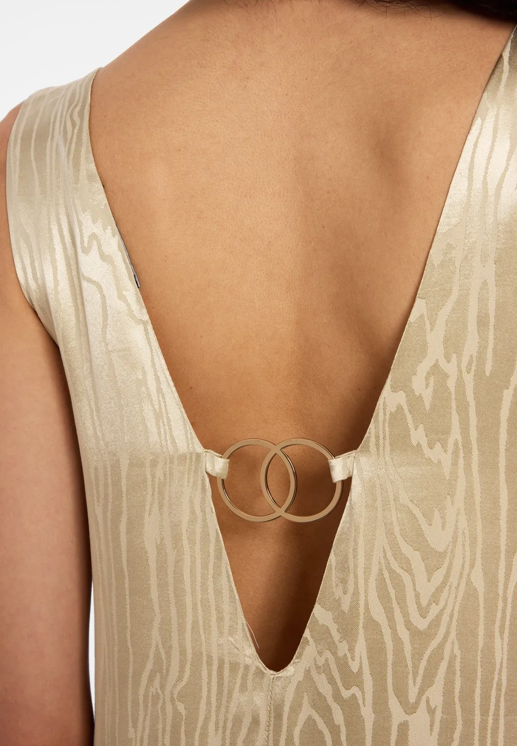 Ana Alcazar Zarena maxi abito oro satin scollo V
