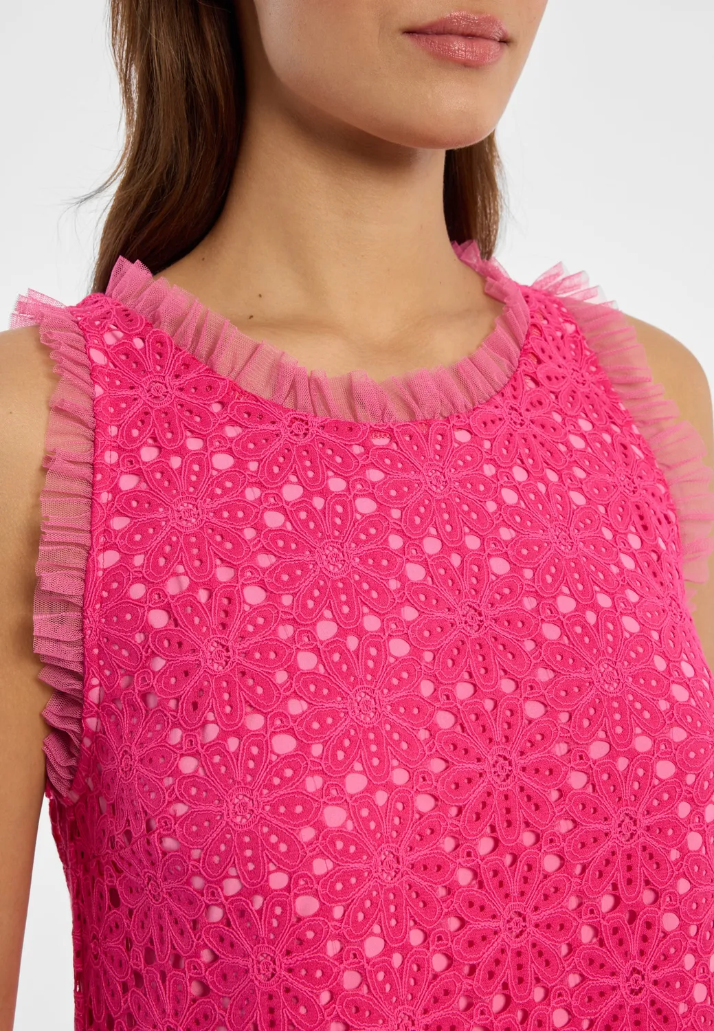 Ana Alcazar Dalio abito pizzo fucsia linea A sangallo