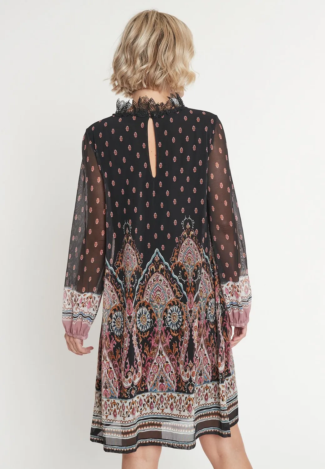 Ana Alcazar Misa abito fantasia con pizzo