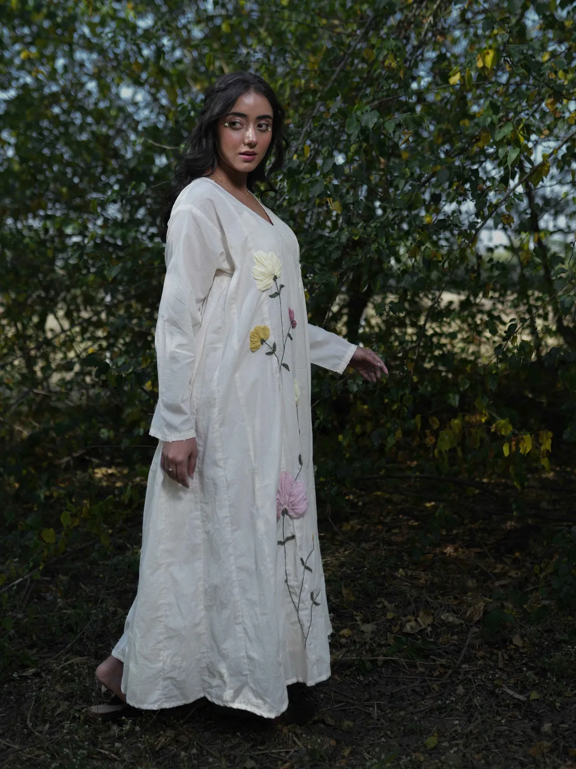 Our Dve Fae Gabriel maxi abito beige cotone ricamo floreale