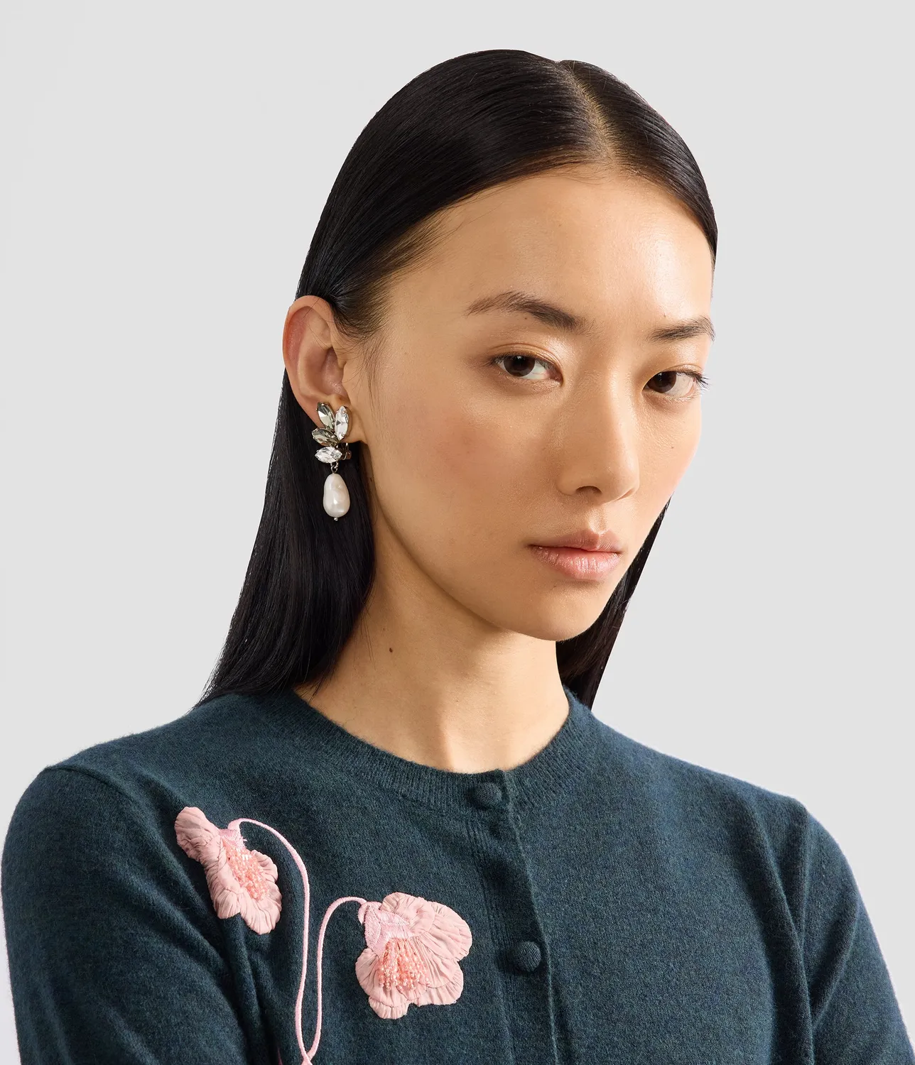 Erdem Crystal Pearl orecchini clip perle cristallo petalo