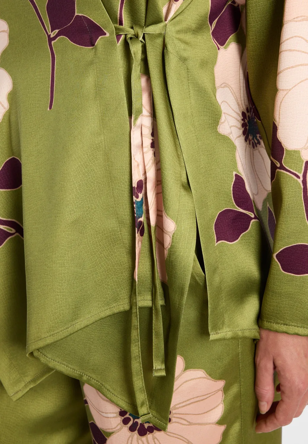 Ana Alcazar Druni blusa kimono in raso verde