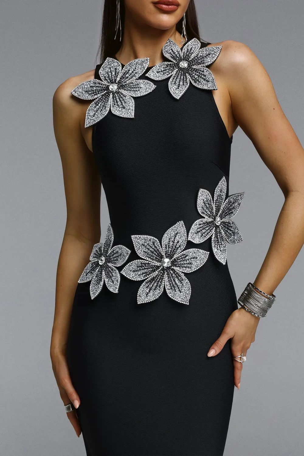 Bella Barnett Whetu abito bandage maxi nero floreale