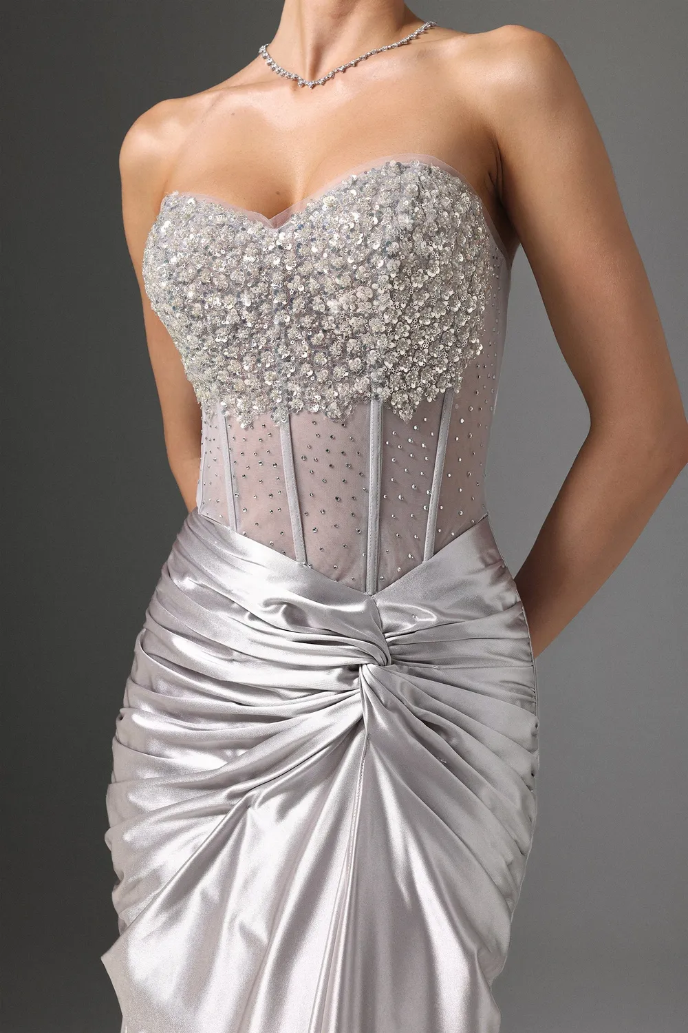 Bella Barnett Denny abito maxi paillettes argento S