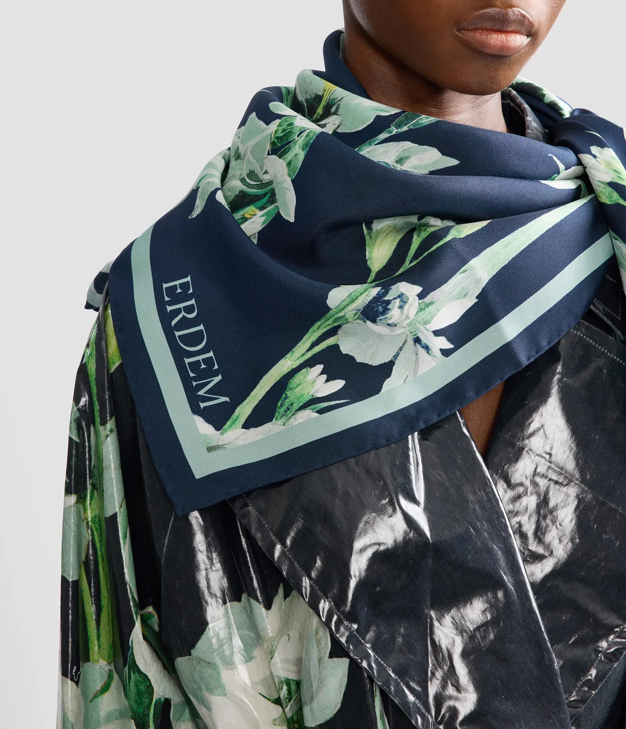 Erdem Floral foulard seta nera 90x90 orchidee