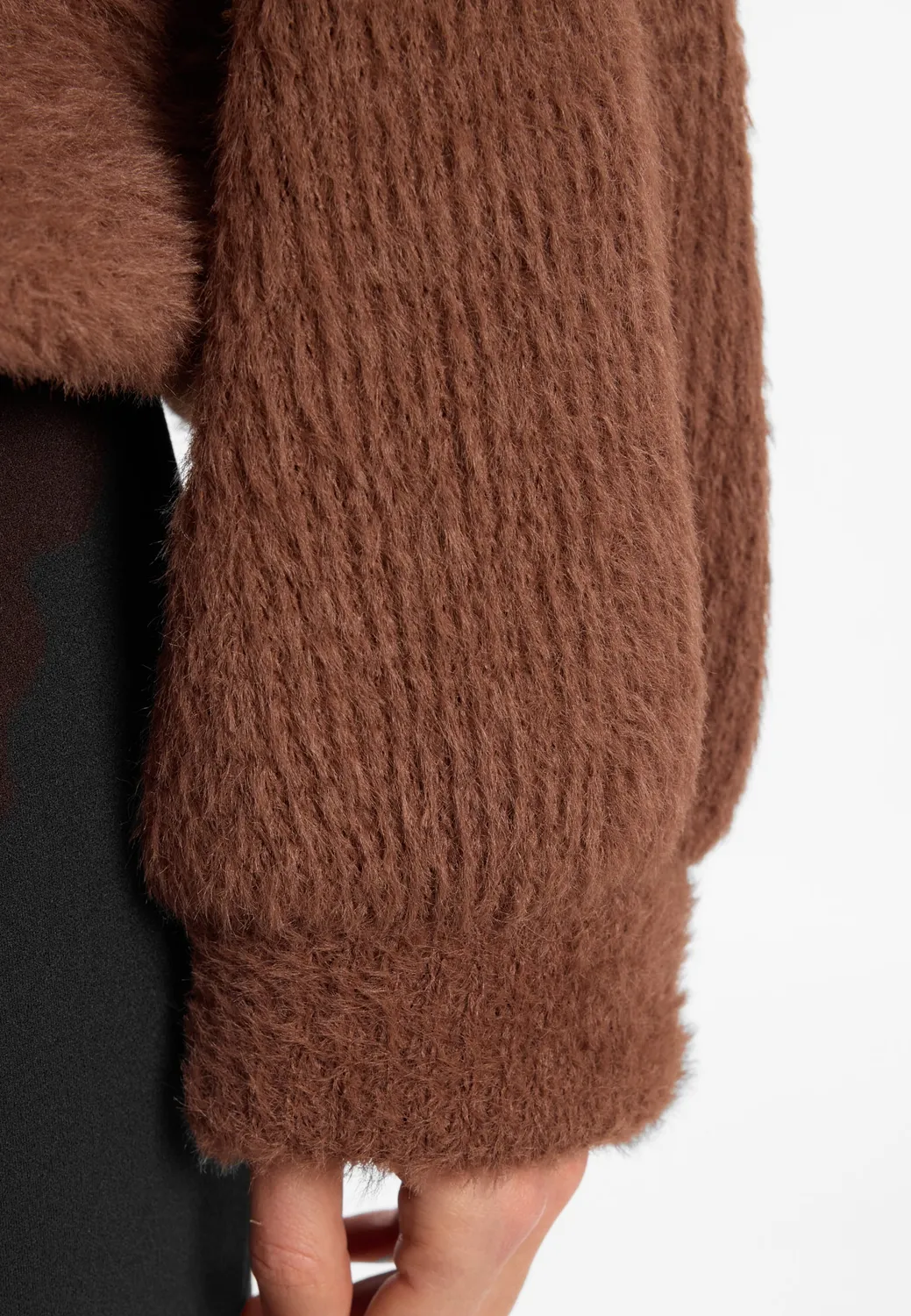 Ana Alcazar Enayas maglione scollo V cognac