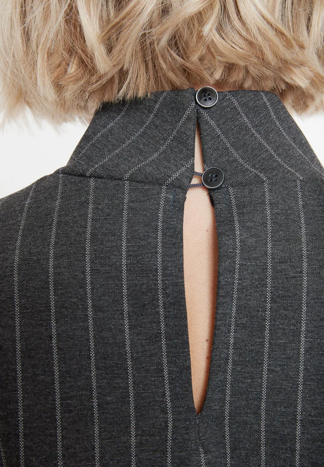 Ana Alcazar Mesyne top cut-out dolcevita gessato grigio