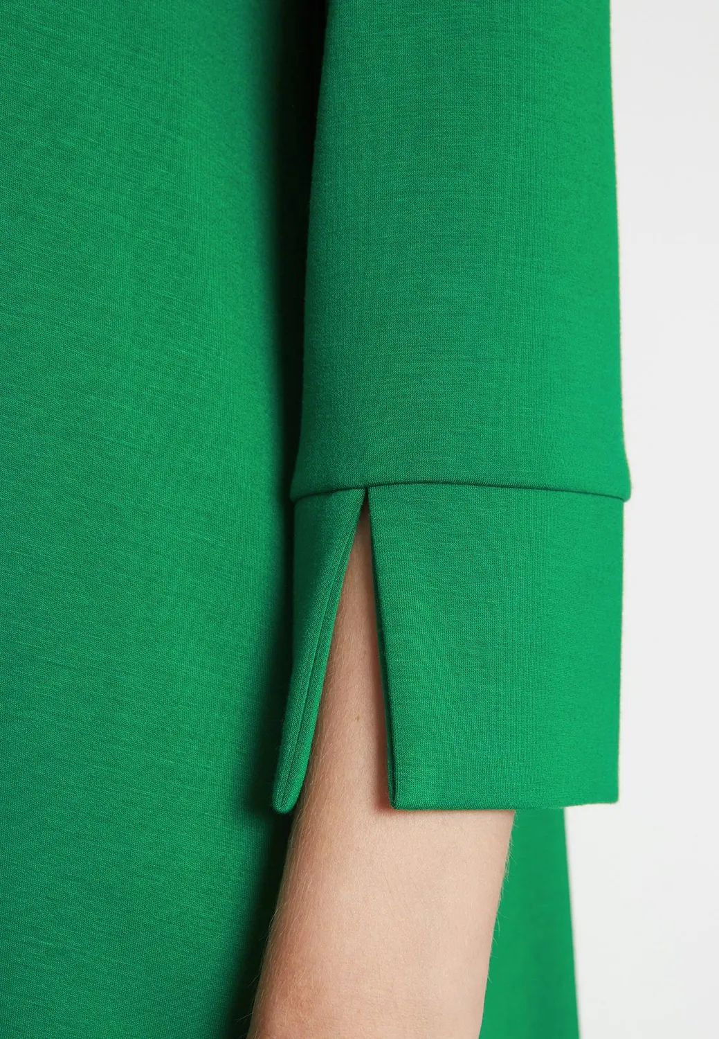 Ana Alcazar Melody abito midi verde jersey svasato