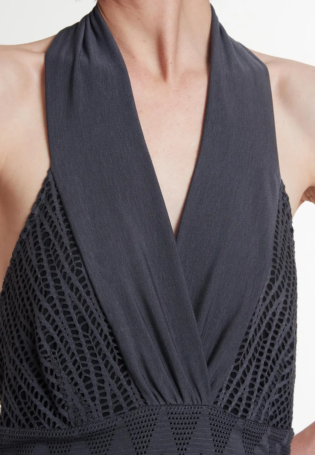 Ana Alcazar Pisea abito pizzo antracite collo halter