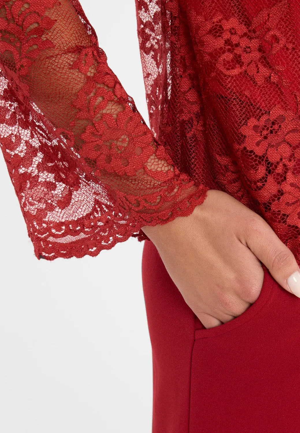 Ana Alcazar Cenura tuta pizzo rosso ruggine