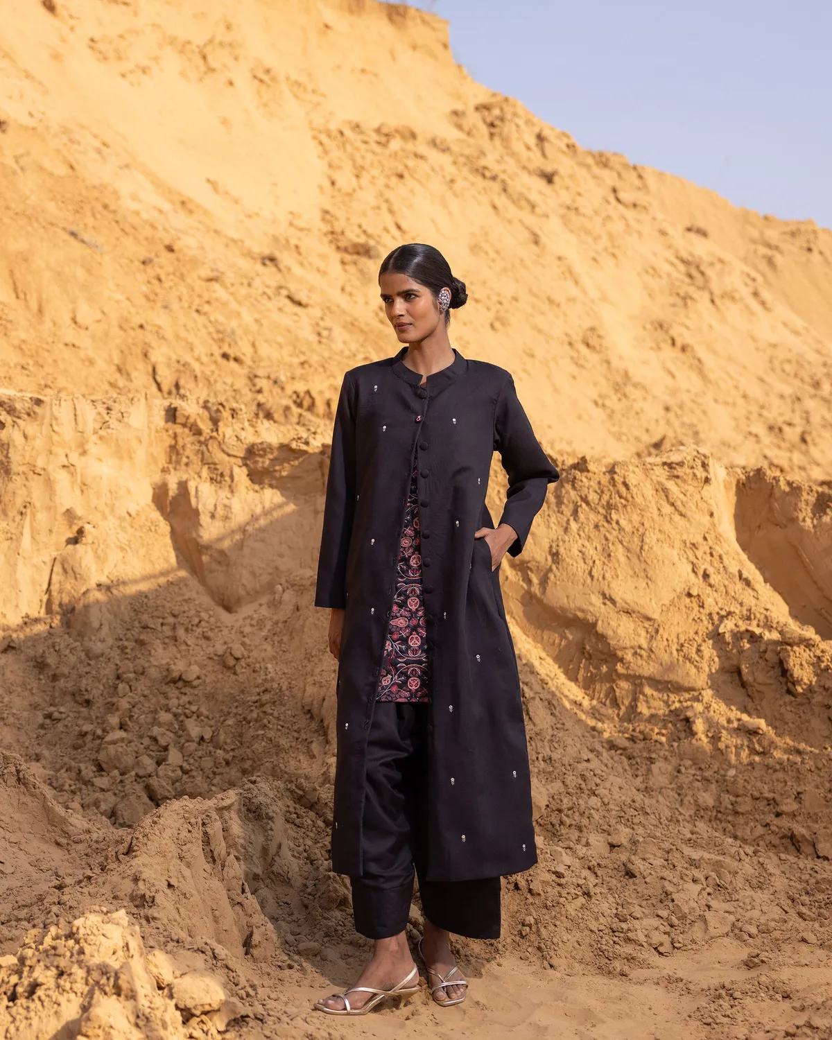 Our Dve Verse pantaloni neri cotone seta
