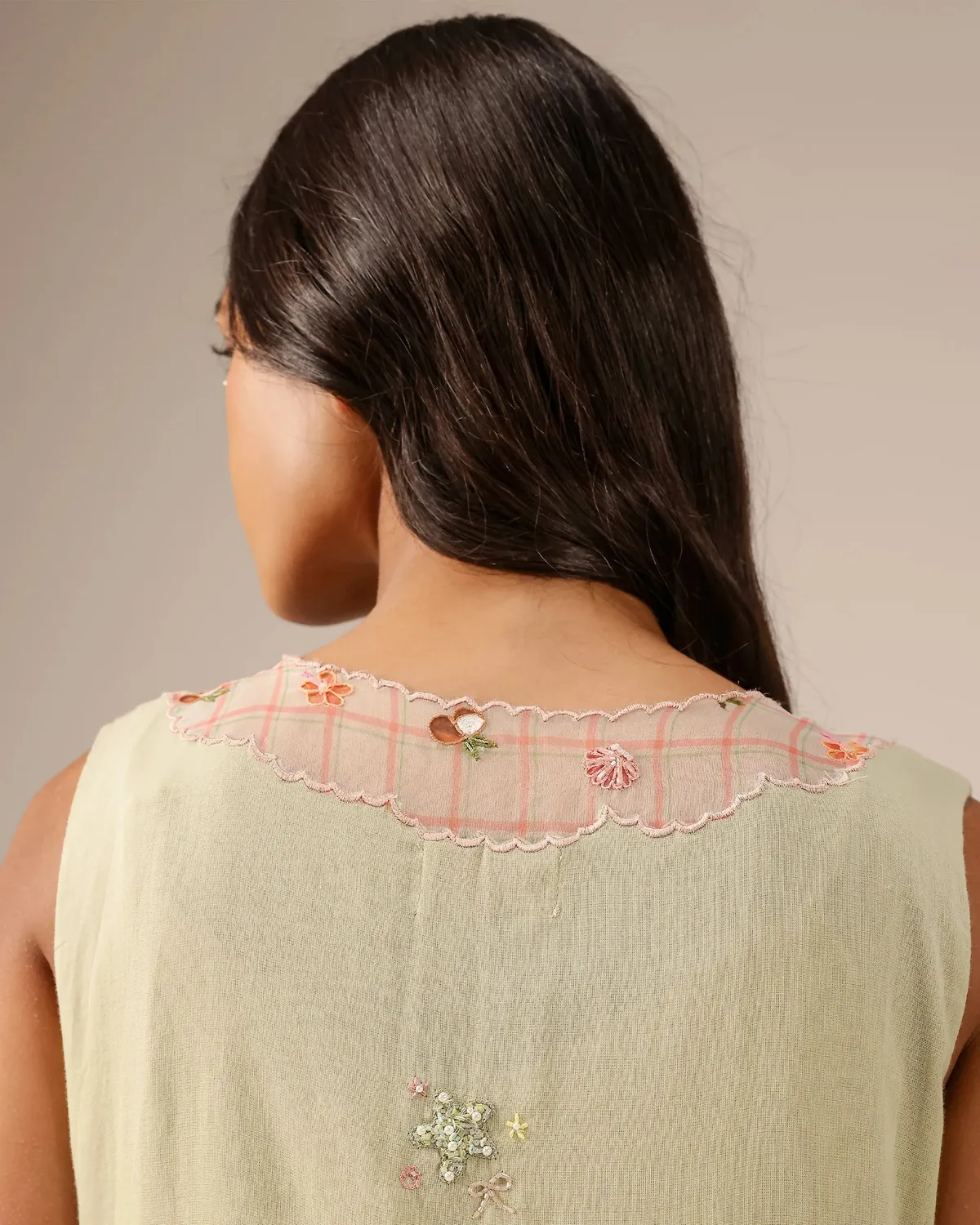 Our Dve Melon Muse completo abito e giacca rosa lino