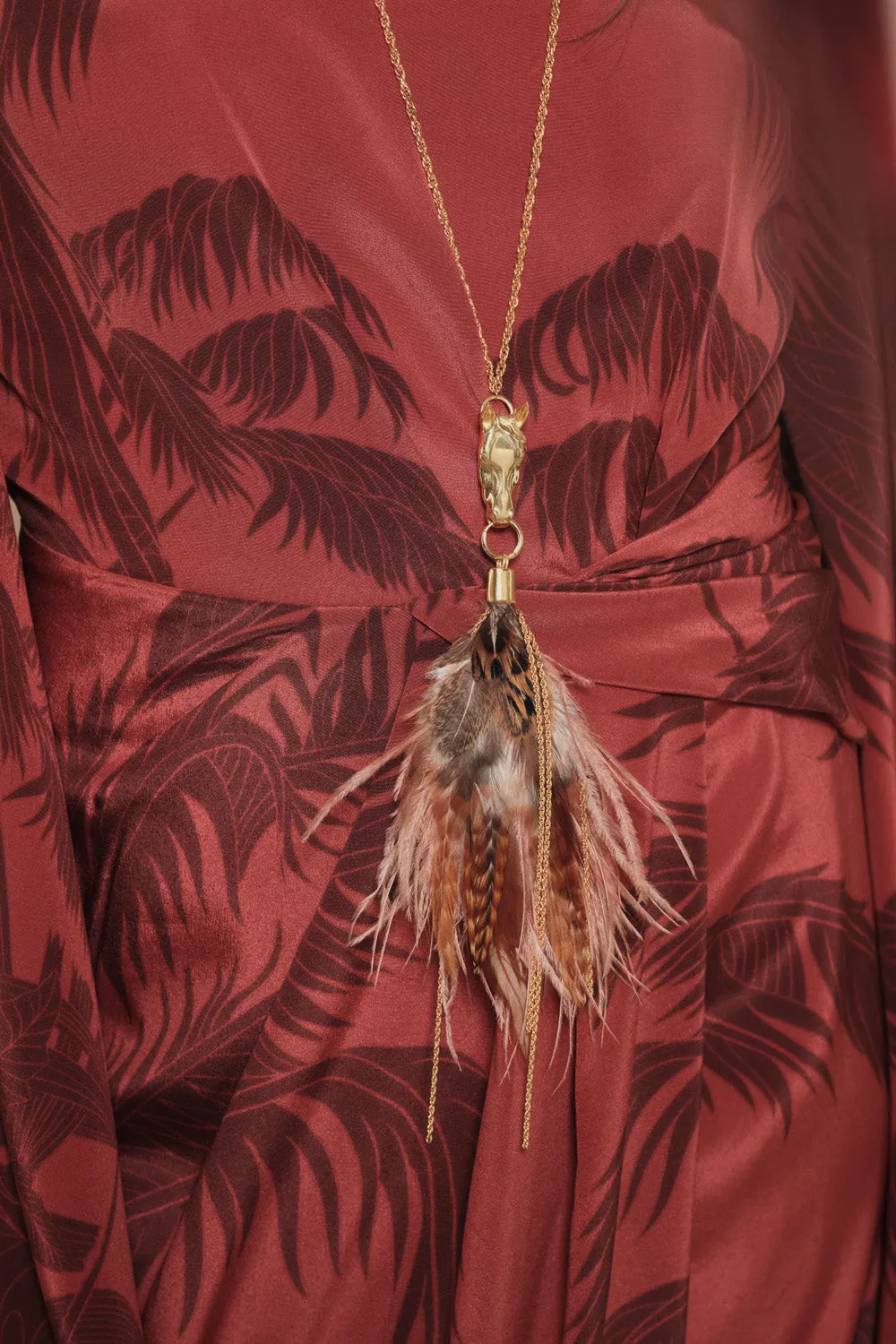 Johanna Ortiz Luminous Talisman Dance collana piume