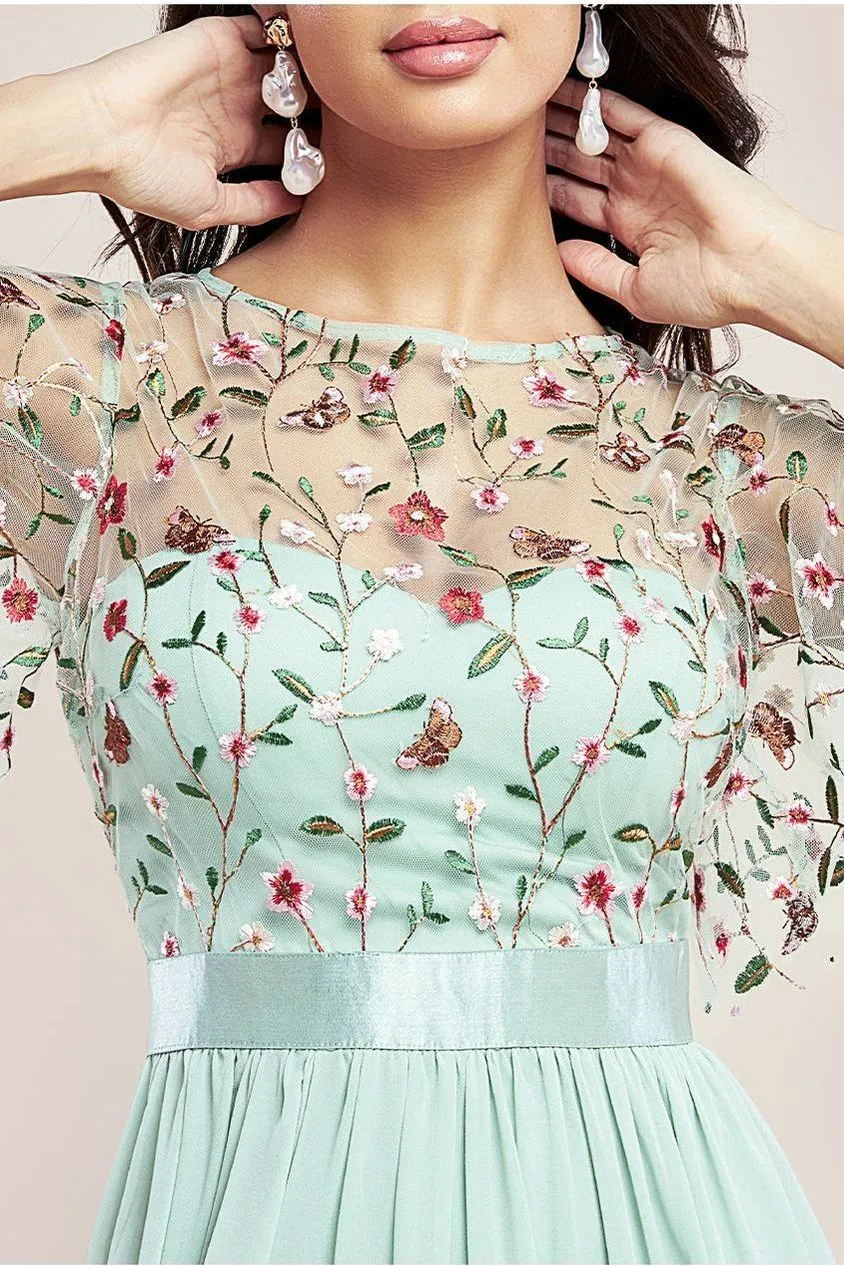 Goddiva Embroidered abito lungo verde salvia chiffon fiori