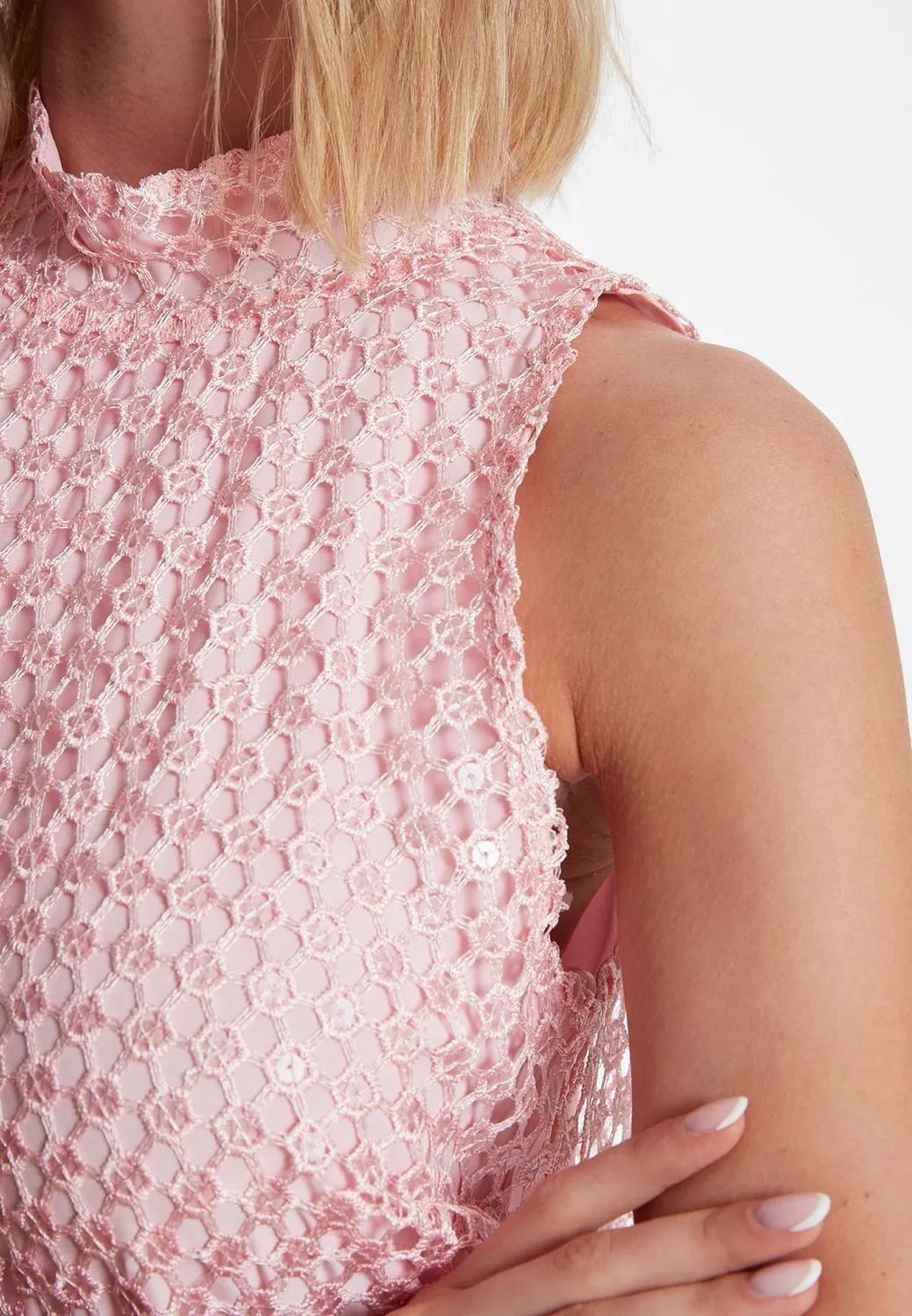 Ana Alcazar Zadea abito pizzo rosa corto